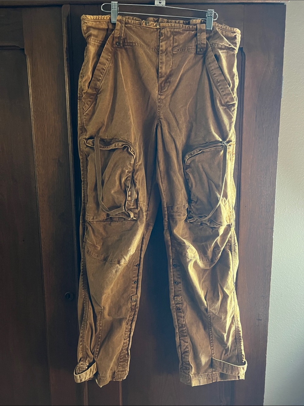 We the Free Can’t Compare Cargo Pants - Picture 1 of 4